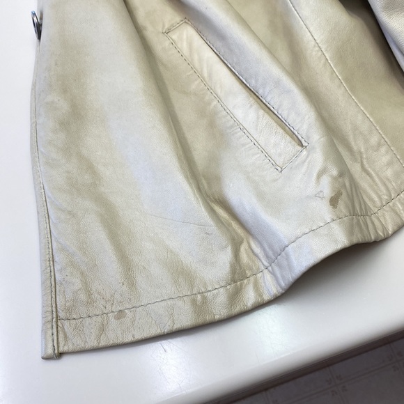 Vintage 90s Danier Leather Cream colour Jacket. - Picture 7 of 11